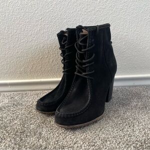 Frye Parker Moc Toe Short Ankle Boots Women's 9.5 M Black Waxed Suede High Heel